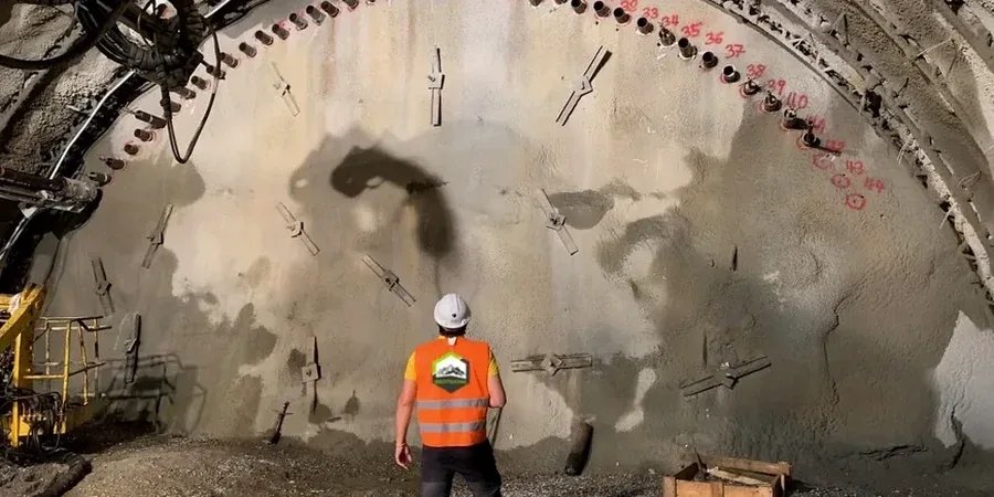 Monitoreo geotécnico de excavaciones en Antofagasta: control permanente en terreno salino